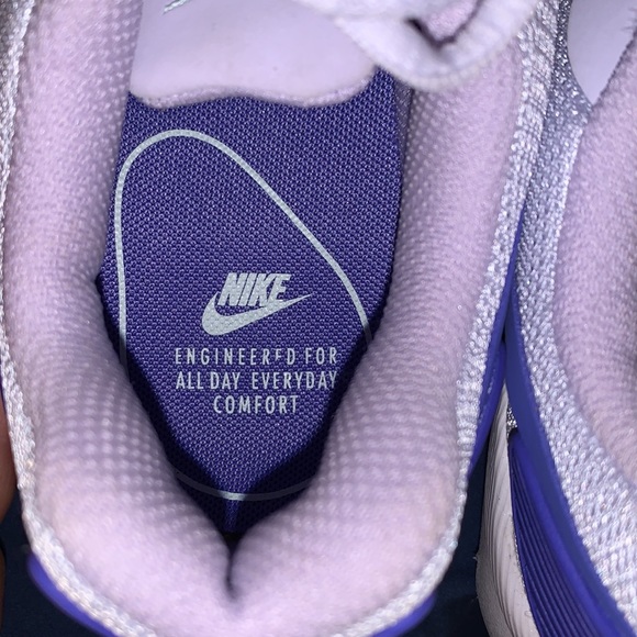 WMN’S Nike Ike to running shoe 🚨🆕🆕🚨 - Picture 4 of 5